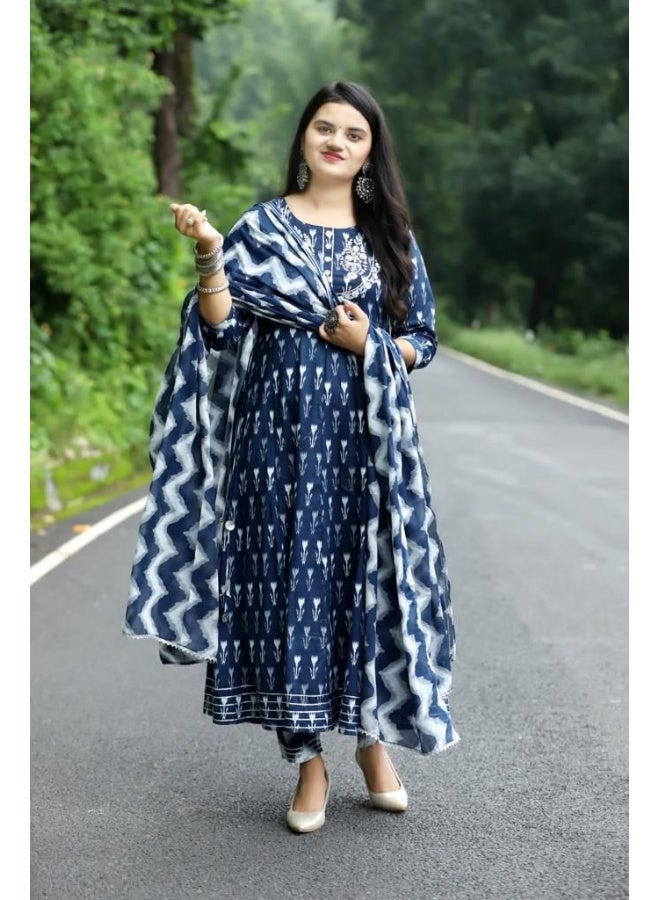 piludi Embroidered Kurta Set with Dupatta for Women - Image 2